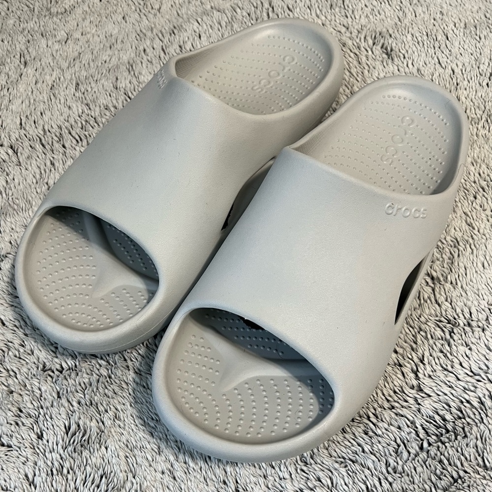 Croc mellow slide
